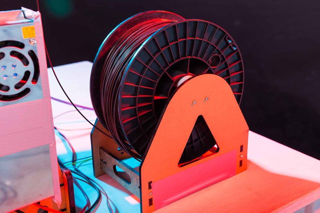 Ako tlačiť ASA filament na 3D tlačiarni s cievkou filamentu